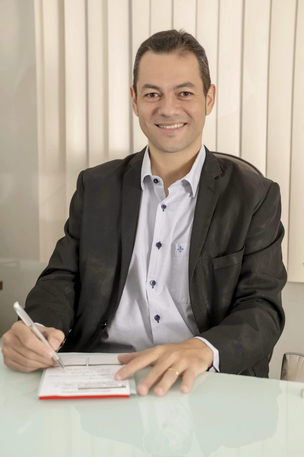 Dr. Bernardo Rosa, coloproctologista e cirurgião geral em Uberlândia